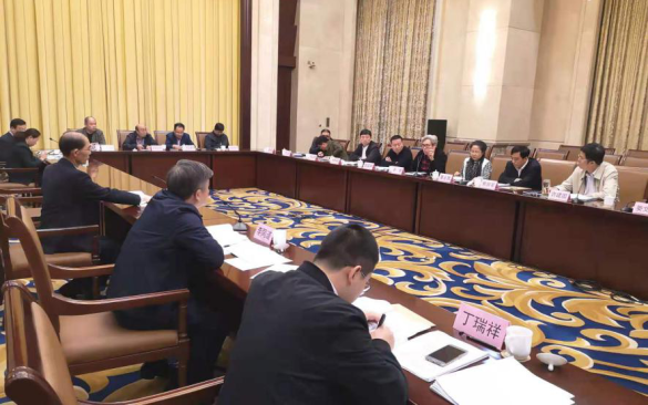 李學(xué)董事長參加省人大常委會調(diào)研活動5