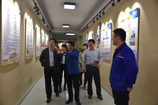 區(qū)委組織部領(lǐng)導(dǎo)指導(dǎo)集團黨建工作72