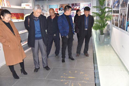 羅村鎮(zhèn)黨委、村域黨支部到重山文化館開(kāi)展“不忘初心 牢記使命”主題教育活動(dòng)80