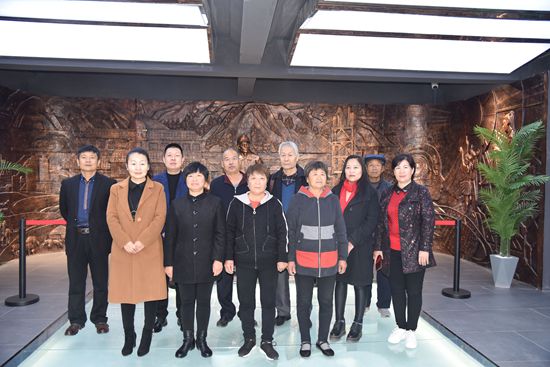 羅村鎮(zhèn)黨委、村域黨支部到重山文化館開(kāi)展“不忘初心 牢記使命”主題教育活動(dòng)80