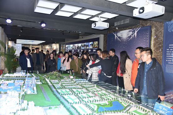 山東理工大學(xué)MBA移動(dòng)課堂走進(jìn)重山集團(tuán)31