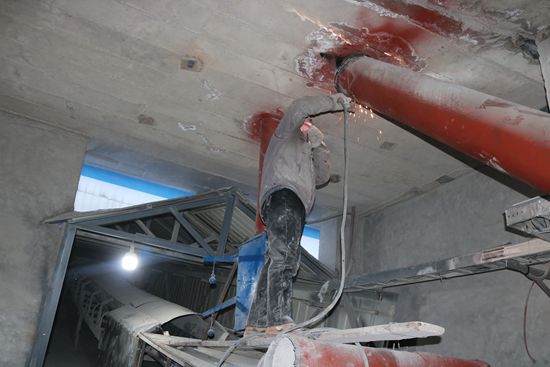 大修進(jìn)行時(shí)，這里有一群可愛的重山人.......95