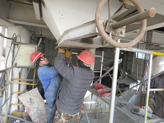 大修進(jìn)行時(shí)，這里有一群可愛的重山人.......95