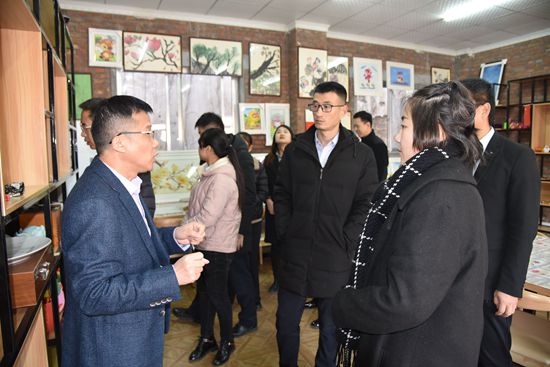 愛與希望同在——運(yùn)營中心走進(jìn)憨兜家園開展致良知公益行活動(dòng)61