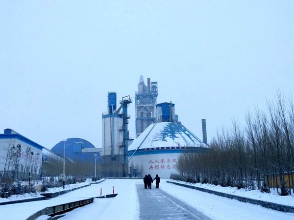 重山春已到 奮斗正當(dāng)時(shí)21