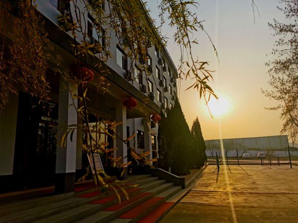 重山春已到 奮斗正當(dāng)時(shí)21