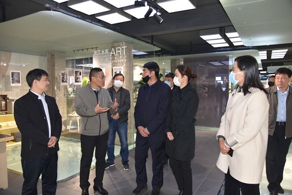 市“四進”工作組到重山集團調(diào)研49