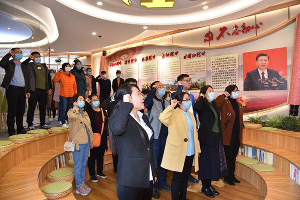 淄川區(qū)黨建工作實(shí)訓(xùn)班到集團(tuán)參觀學(xué)習(xí)30