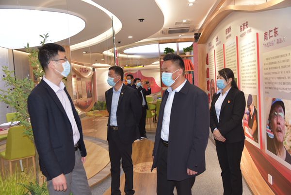 七河生物公司到集團(tuán)參觀交流 42