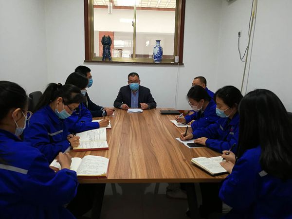 集團財務(wù)中心召開工作會議 93