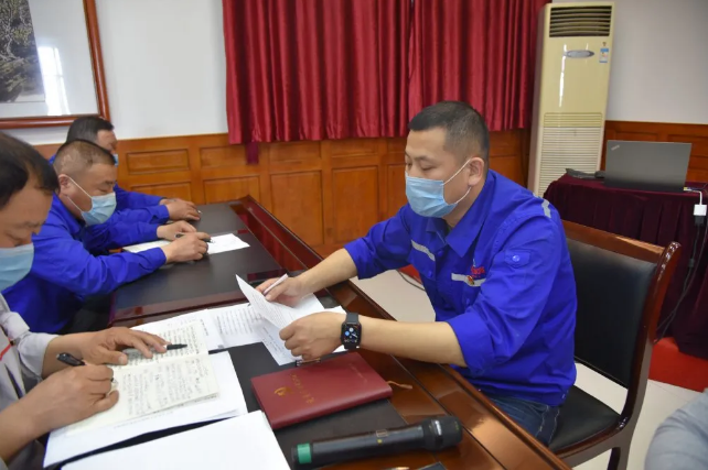 集團機關、魯中水泥黨支部召開入黨積極分子推選會議57