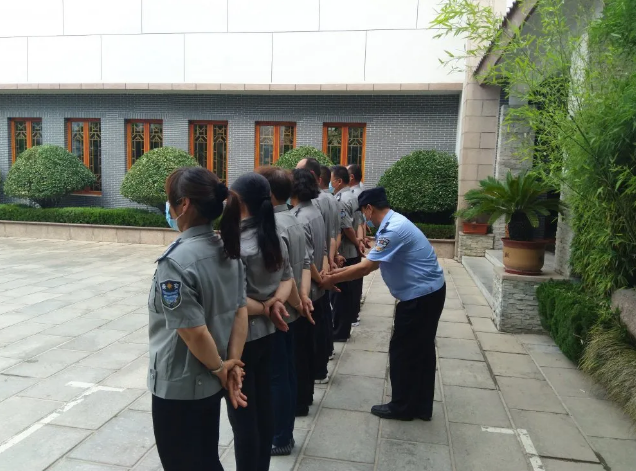 總務(wù)處開展安保人員專項培訓(xùn)49