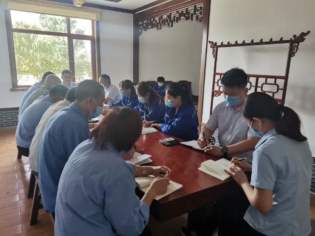 集團(tuán)辦公室召開部門會(huì)議65