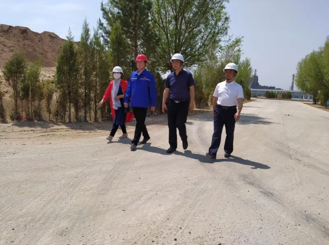 巴林左旗政務服務局到鵬峰化工參觀考察9