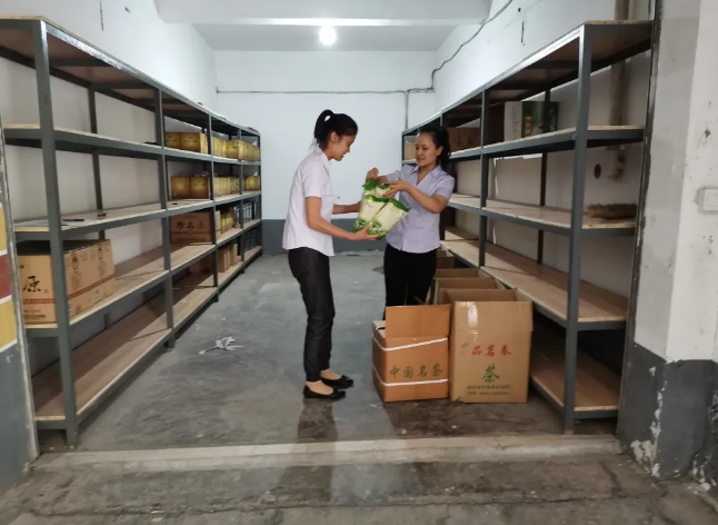 炎炎夏日送清涼 絲絲情意暖人心1