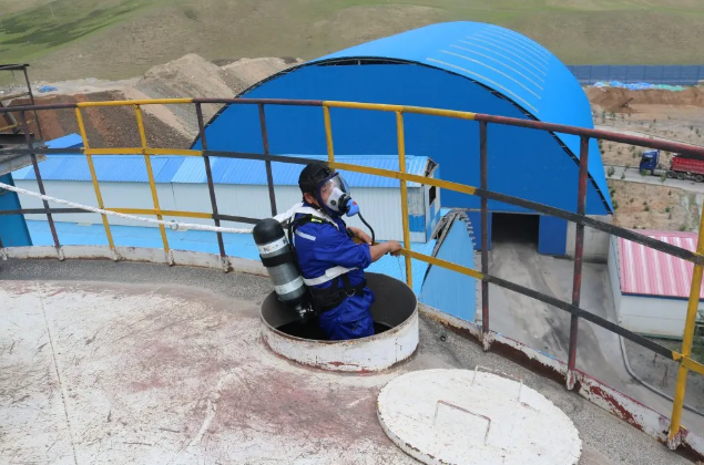 魯蒙水泥開展有限空間應(yīng)急演練活動9