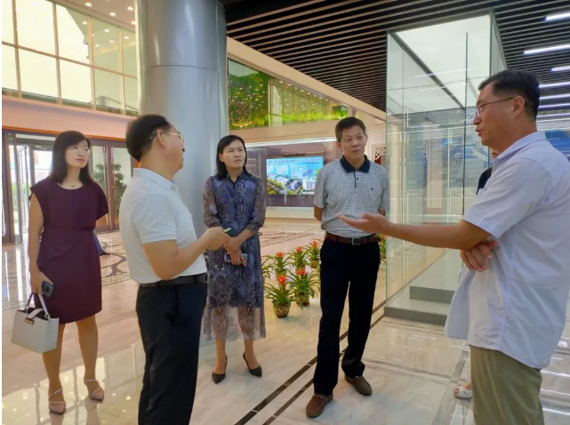 市工信局副局長(zhǎng)邱萬(wàn)勇到集團(tuán)調(diào)研指導(dǎo)工作32