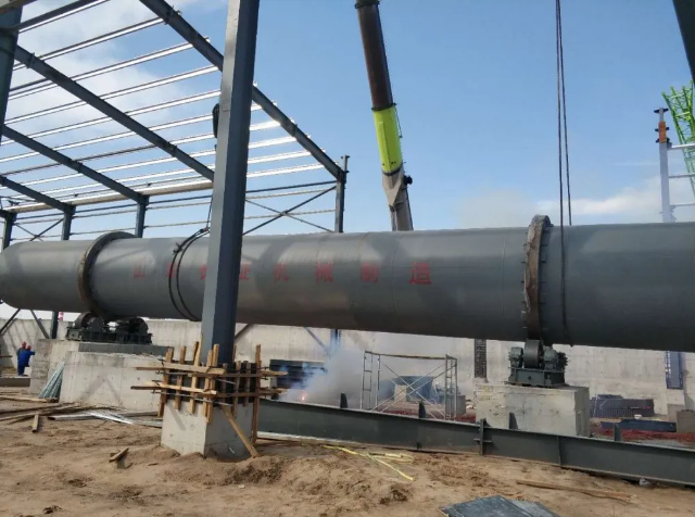 鵬峰化工首臺設備起吊安裝32