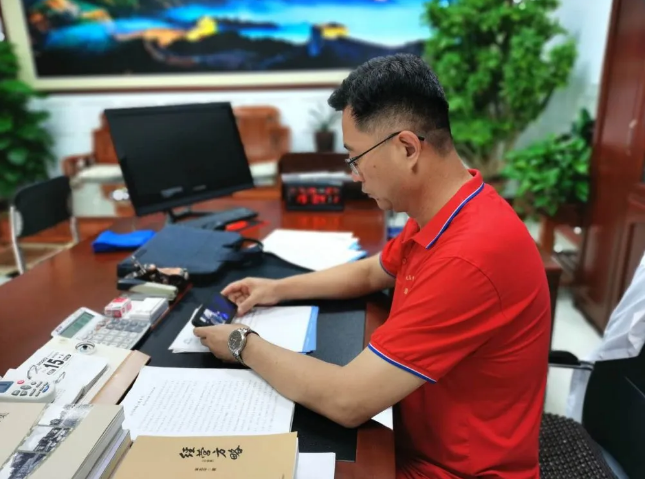 集團黨員收看區(qū)委書記李新勝講黨史上黨課94