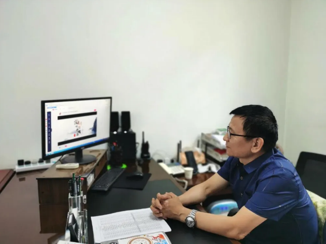 集團黨員收看區(qū)委書記李新勝講黨史上黨課94