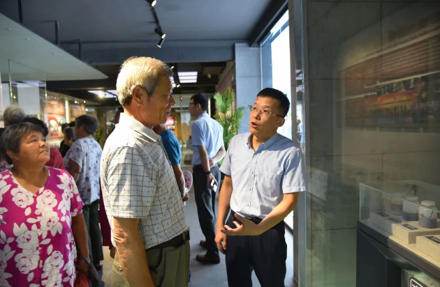 重山“企業(yè)開放日”順利啟動(dòng)100